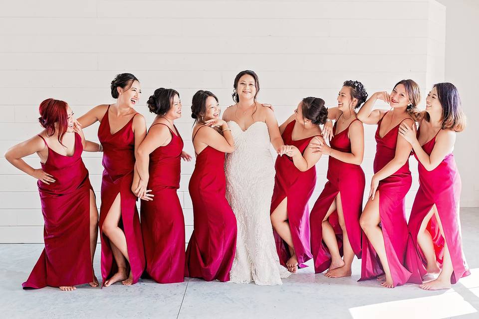 Newlyweds, bridesmaids, and groomsmen | PANG KANG PHOTOGRAPHY