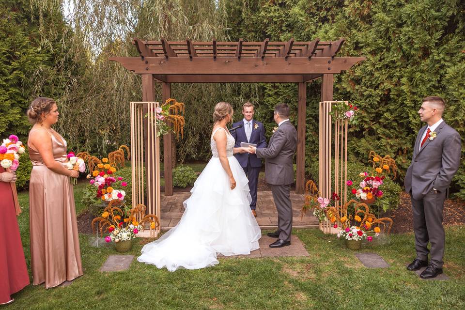 Floral Alter