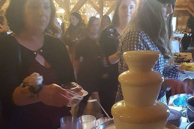 Queso fountain