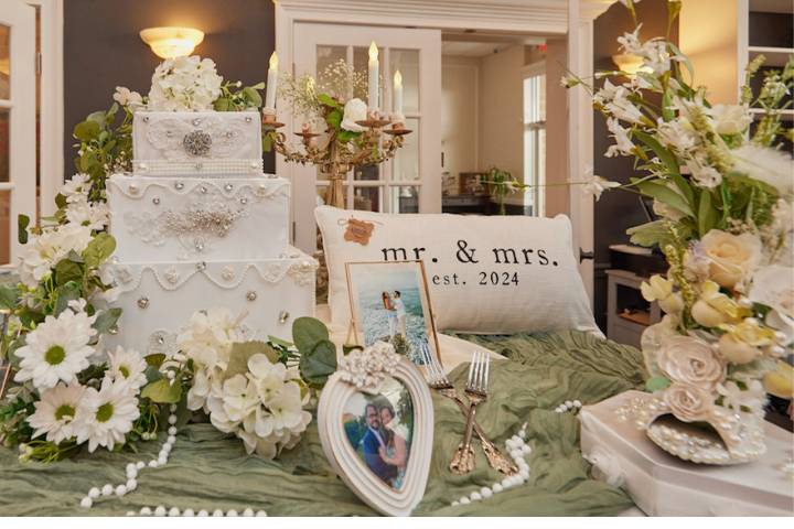 Card Box Display Table