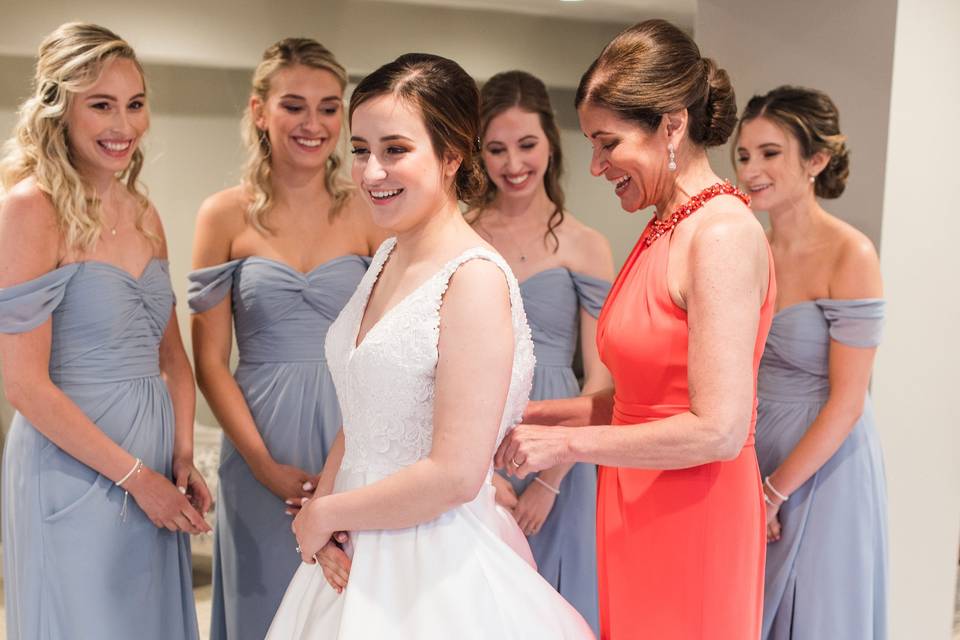 Bridal Party in Bridal Suite