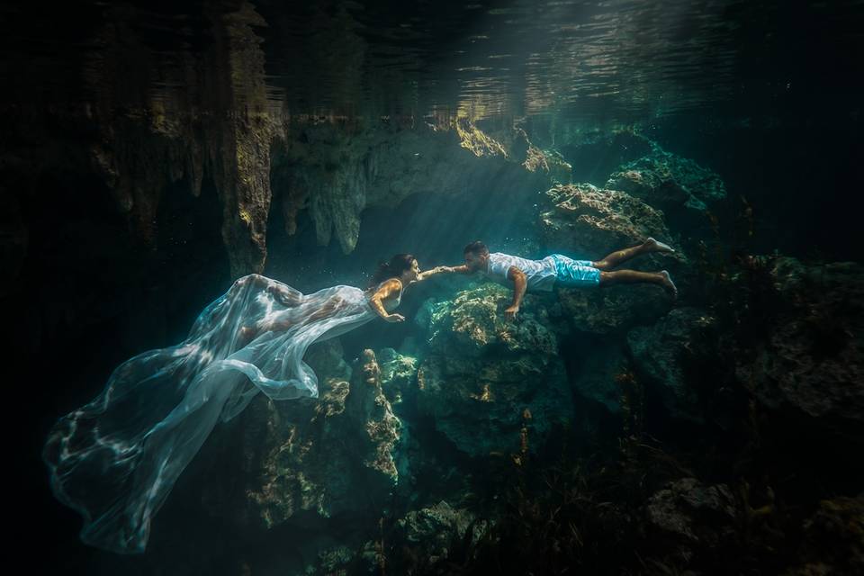 Underwater Trash the dress