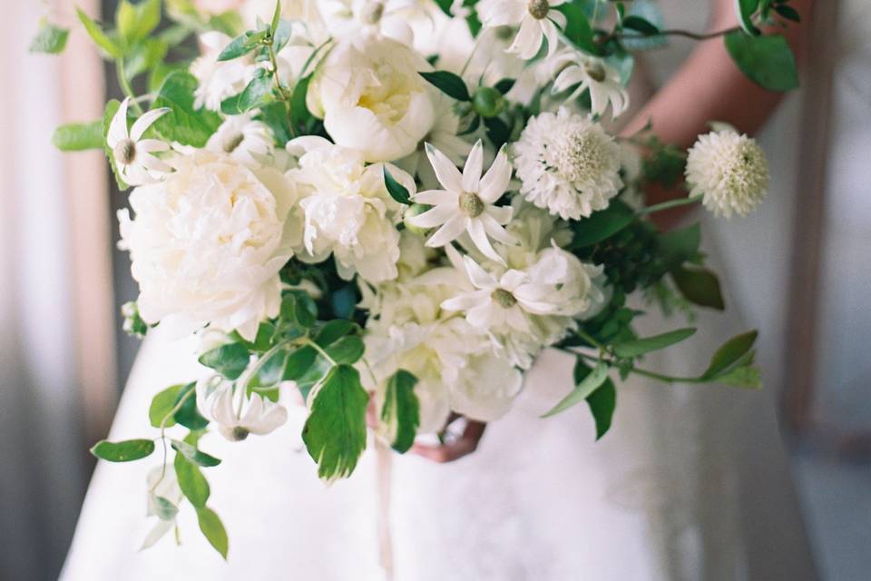 White classic wedding bouquet