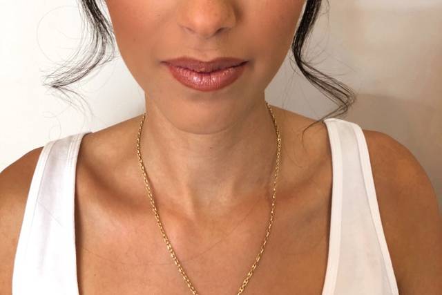 Classic natural bridal look
