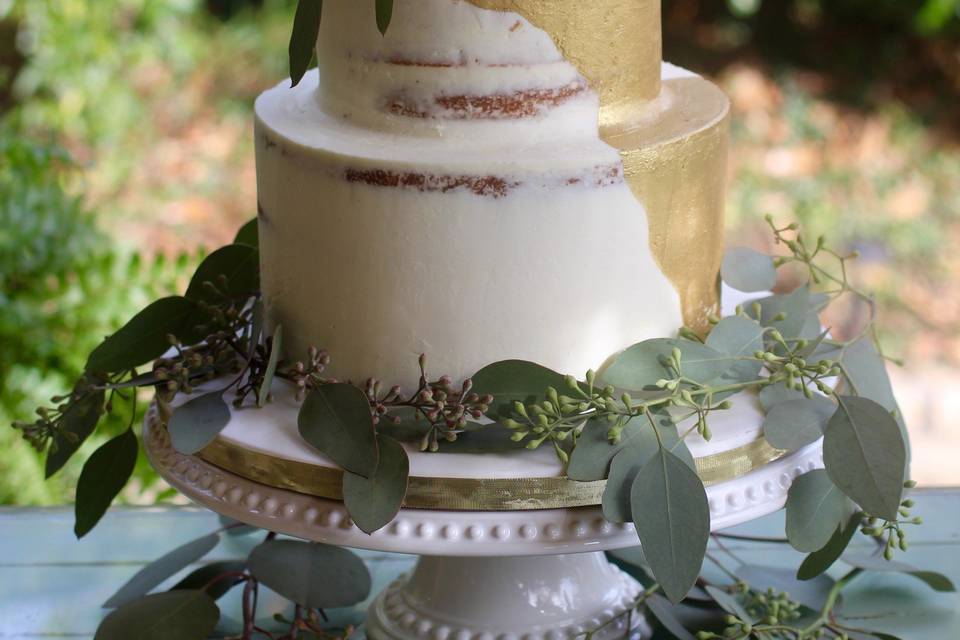 White cake with floral decorations