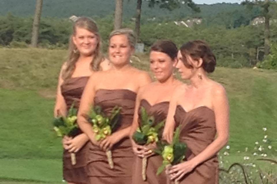 Matching green bouquets