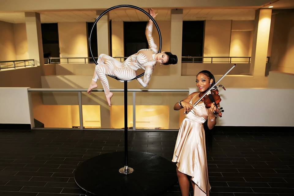 Candi Luxe- Signature Act