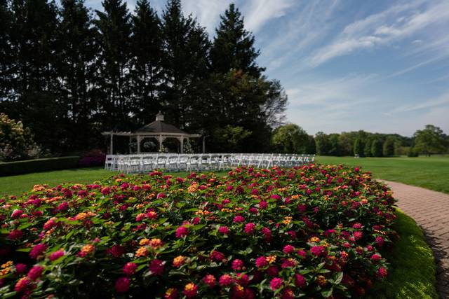 Fox Hills Golf and Banquet Center