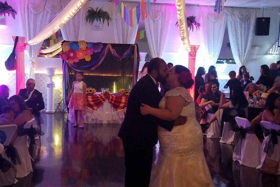 Stu and Mandy's first dance!