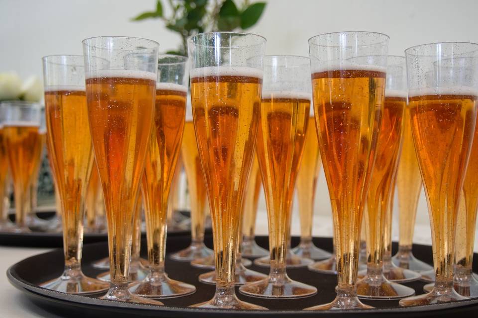 Champagne or Cider toasts