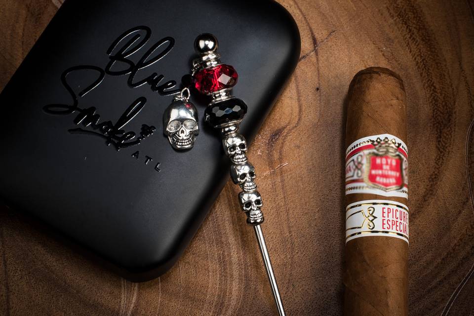 Black and Red Cigar Poker