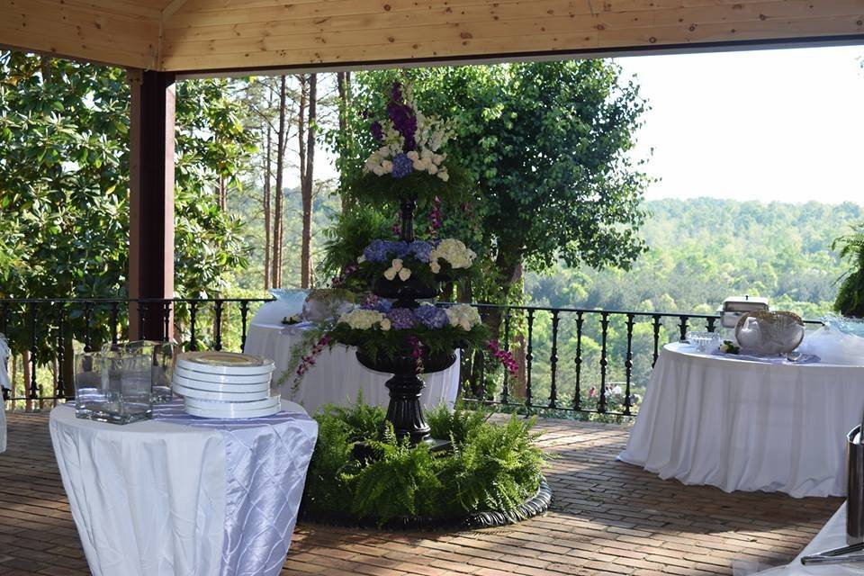 Cocktail table setup