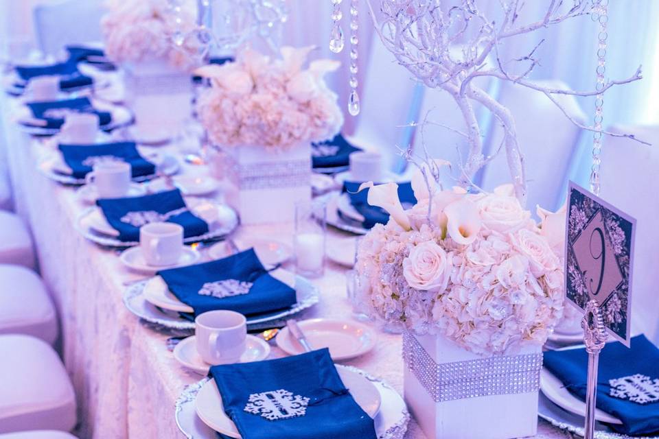 Winter wedding decor