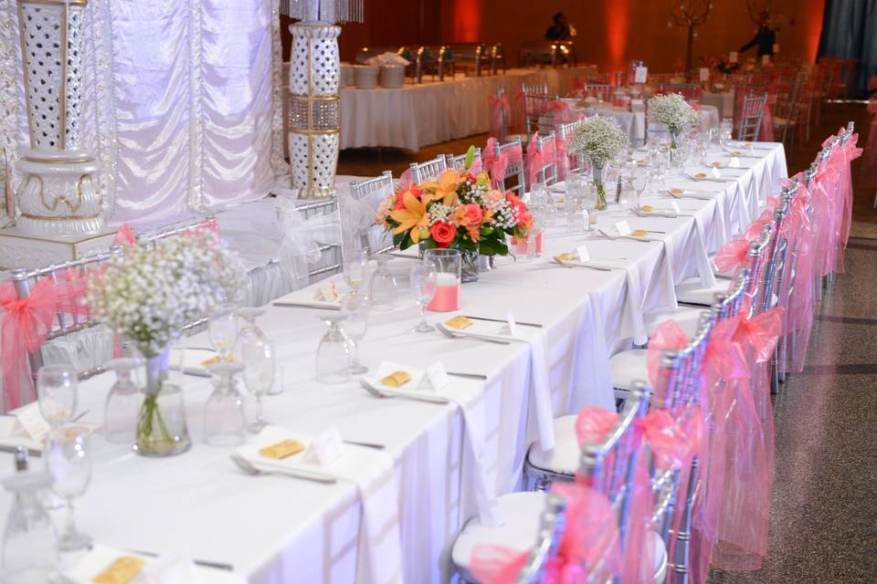Long table setting