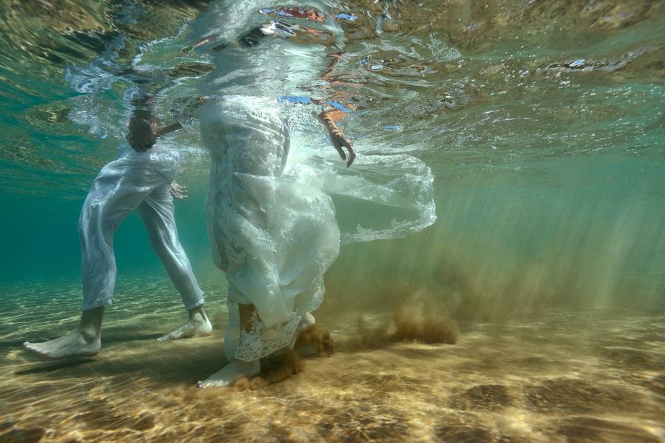 Underwater wedding in Hawaii