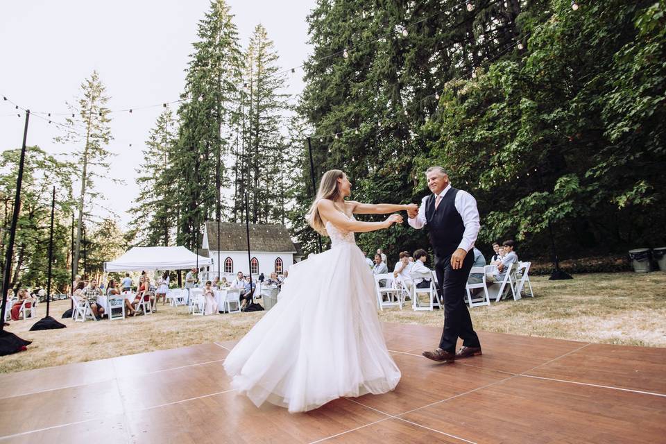 Bride and dad first dance