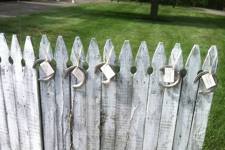 Place Cards on Horseshoes