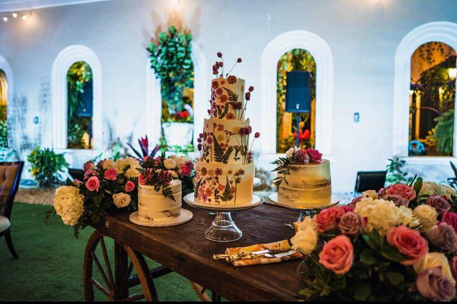 Wedding Cake Table Decoration.