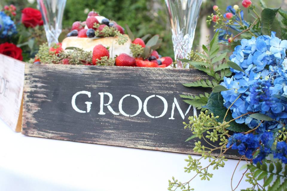 Groom signboard