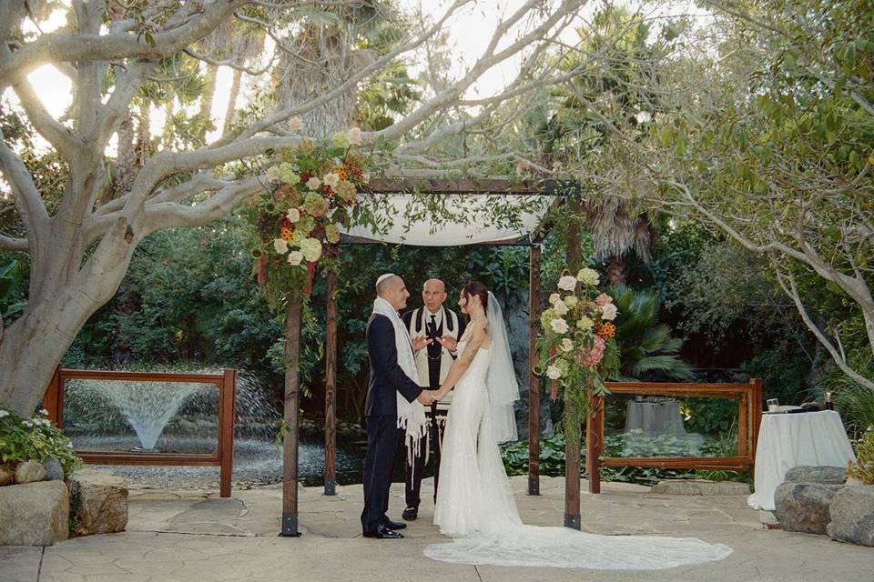 Ceremony chuppah