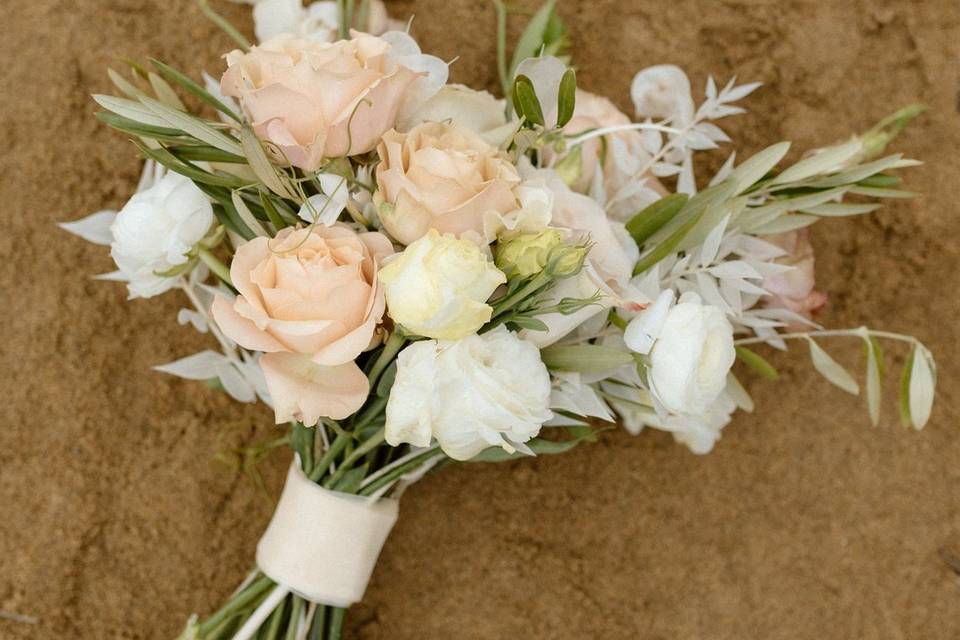 Bridal Bouquet cream and white