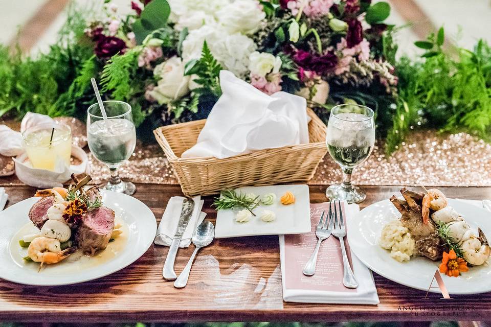 The Food looks better on a farm table!