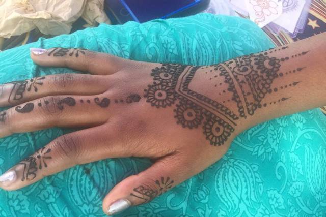 Is Doing Henna Cultural Appropriation? - nazaHenna