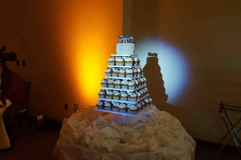 Cupcake pyramid spotlight