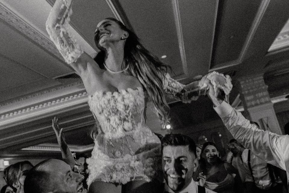 Put your hands Up