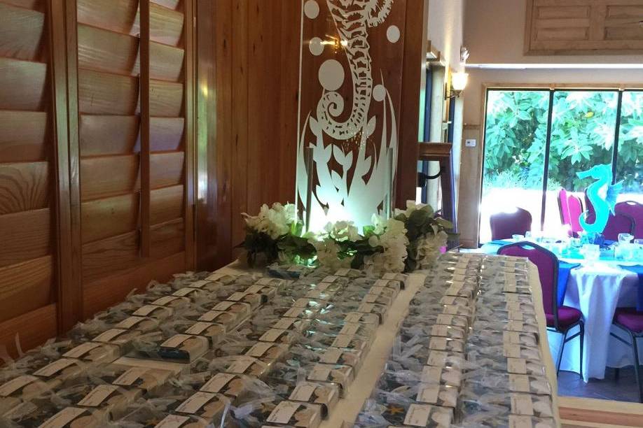 Place card table