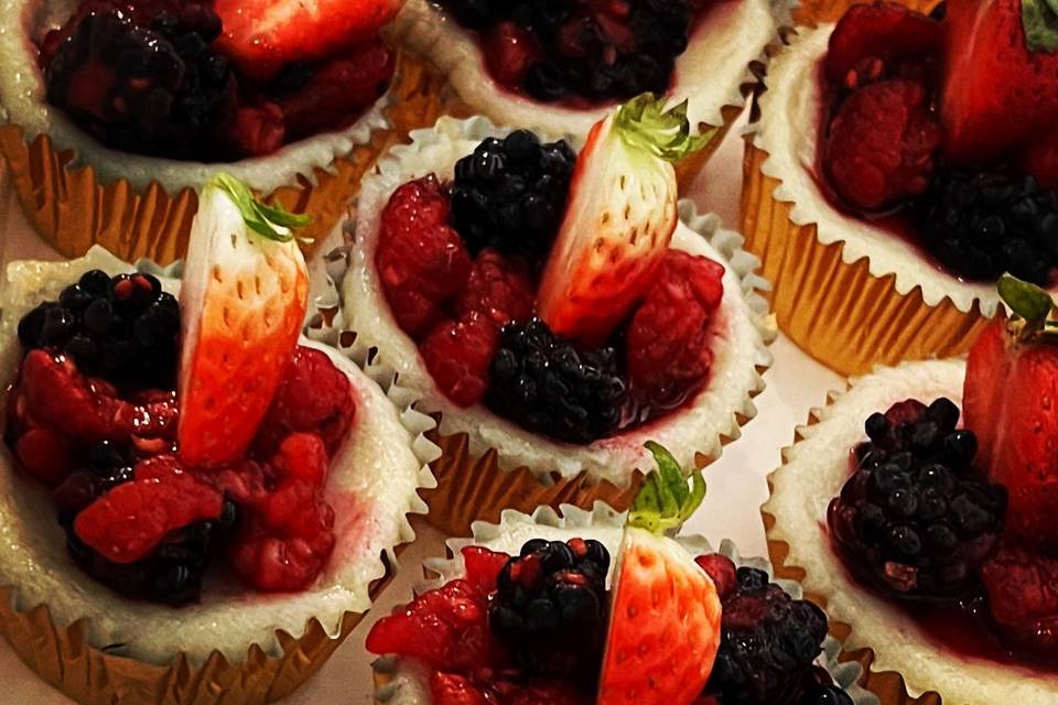 Fresh fruit cups