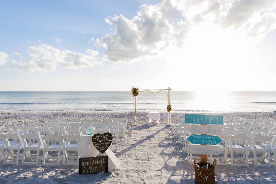 Ceremony on the beach - Limelight Photography