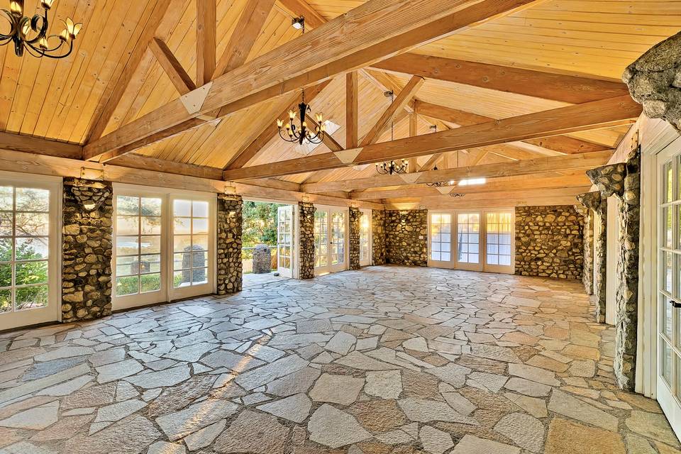 Stone Manor Estate