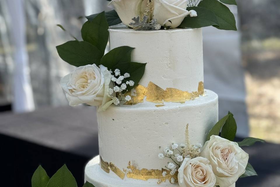 Gold Accent Cake