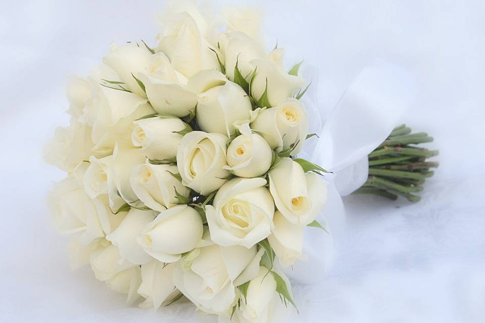 White rosebud bouquets