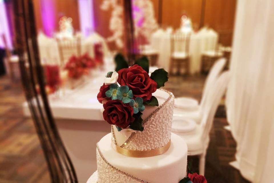 Wedding cake with roses