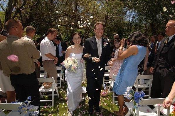 Leslie Davenport, Officiant