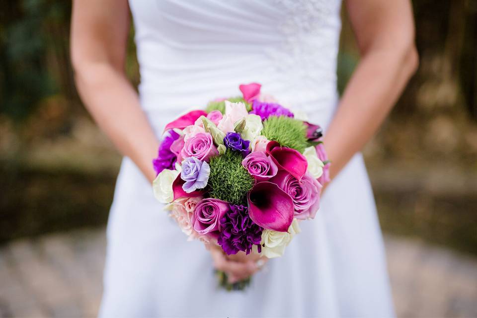 Holding the wedding bouquet