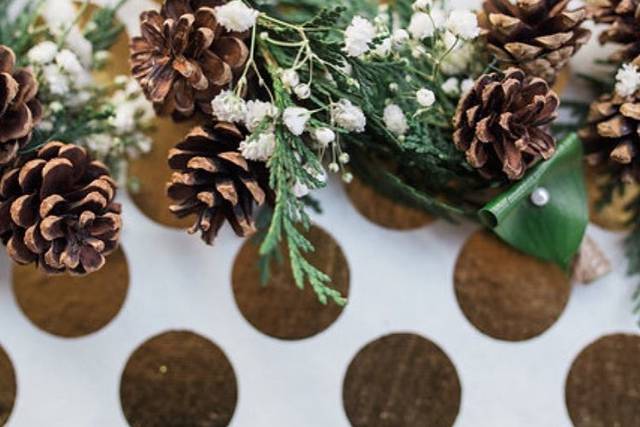 Acorn decor