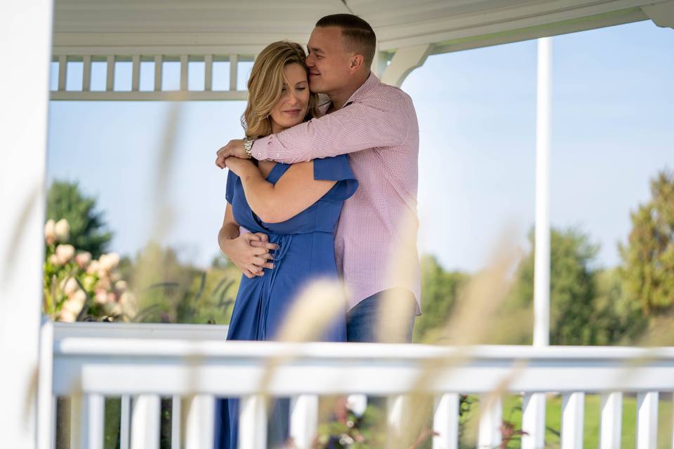 Engagement session in gazebo