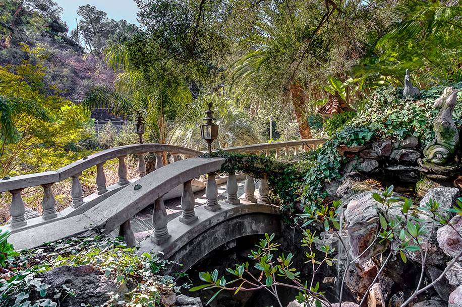 Photogenic love bridge