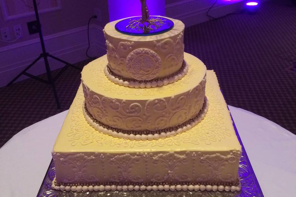 Uplighting Accents the Cake