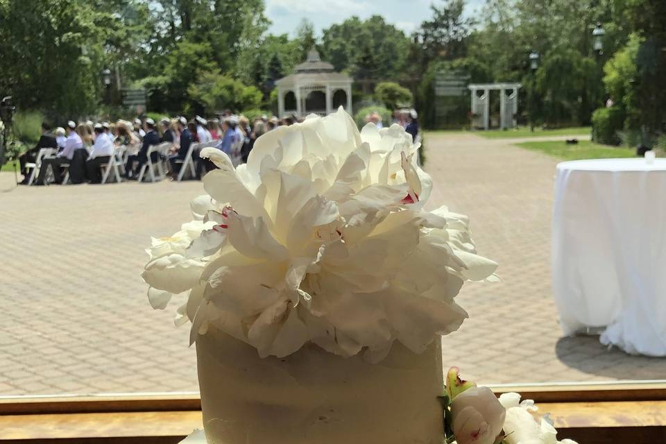 A petite Wedding cake!