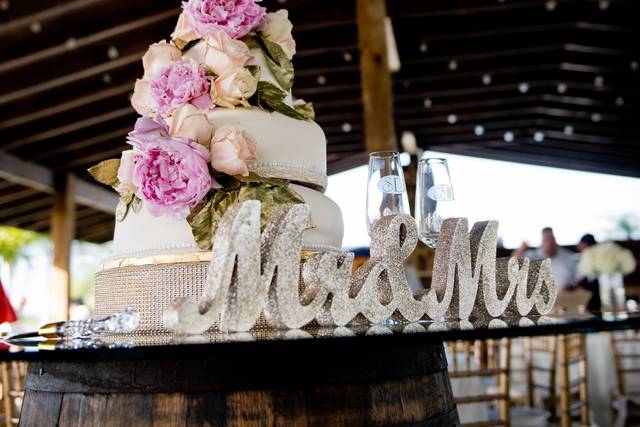 Cake display