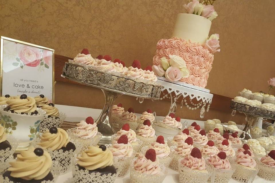 Dawn's Couture Cakes