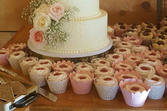 Dawn's Couture Cakes