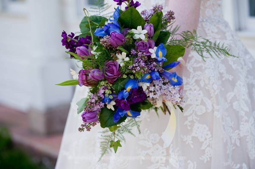 Baby's breath and roses