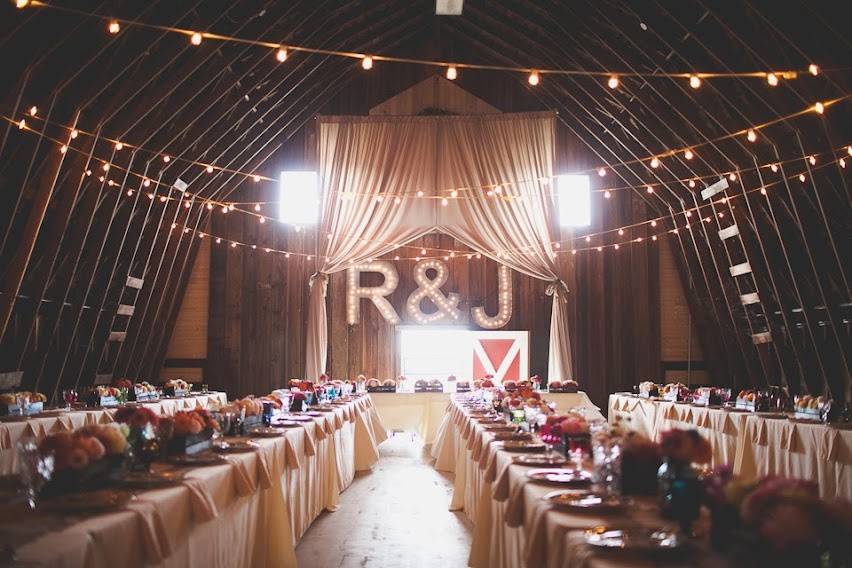 Large Rustic Barn Wedding