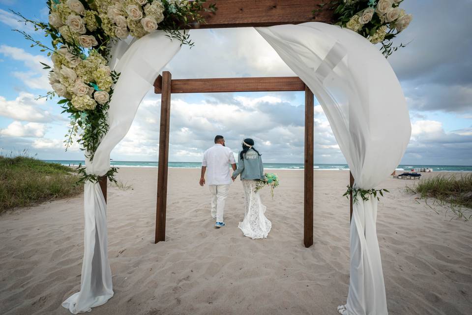 Wedding arch discount and chair rental