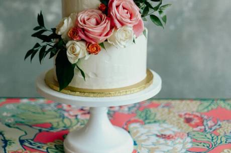 Deckle-edge buttercream